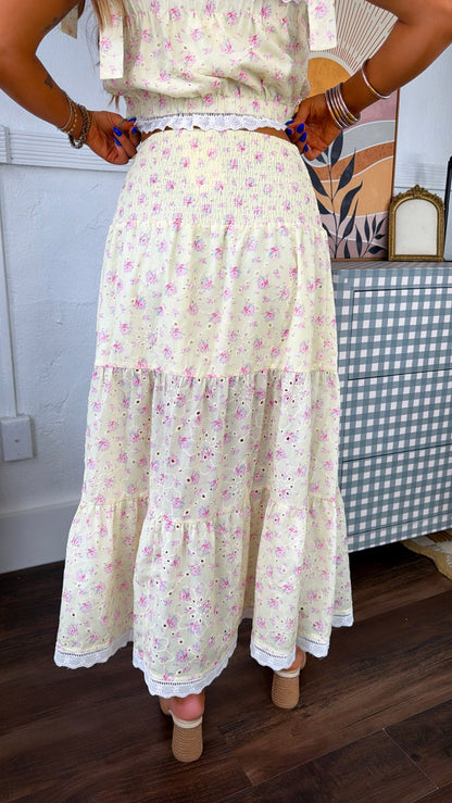 Viola Eyelet Two Piece Set, LT. Yellow