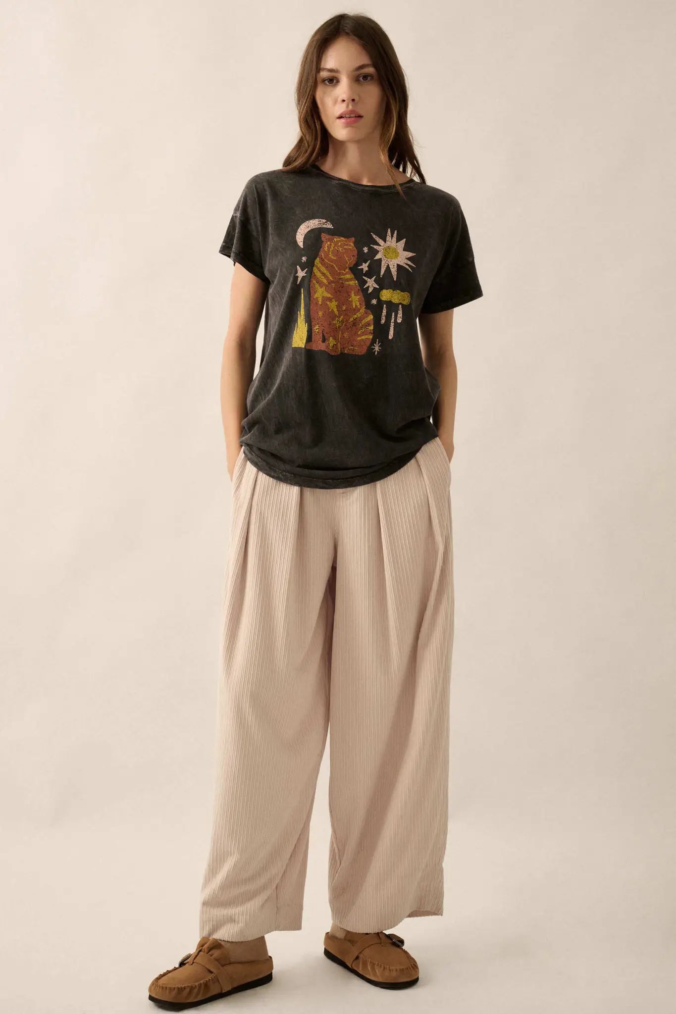 Timeless Tiger Vintage-Wash Graphic Tee