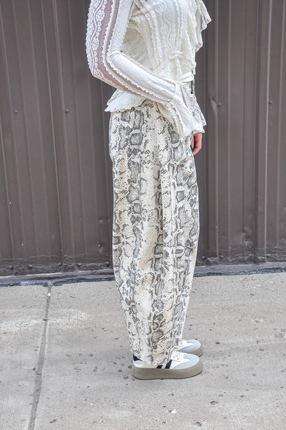 Relaxed Pull-on Barrel Denim Pants