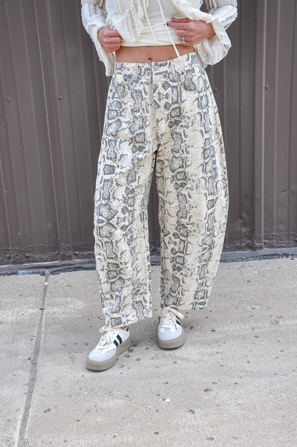 Relaxed Pull-on Barrel Denim Pants