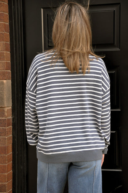 Round Neck Cloudy Striped Sweatshirt