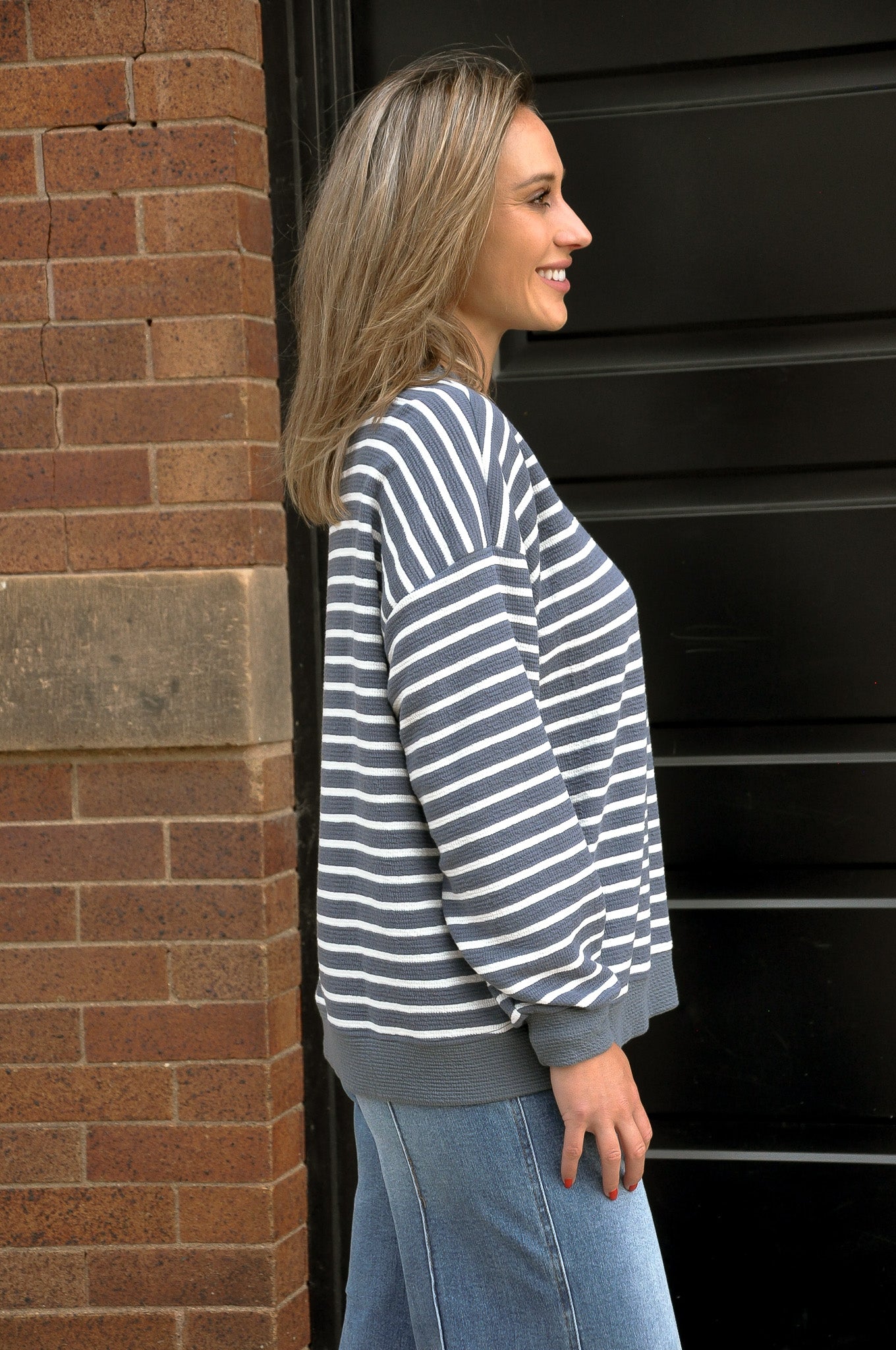 Round Neck Cloudy Striped Sweatshirt