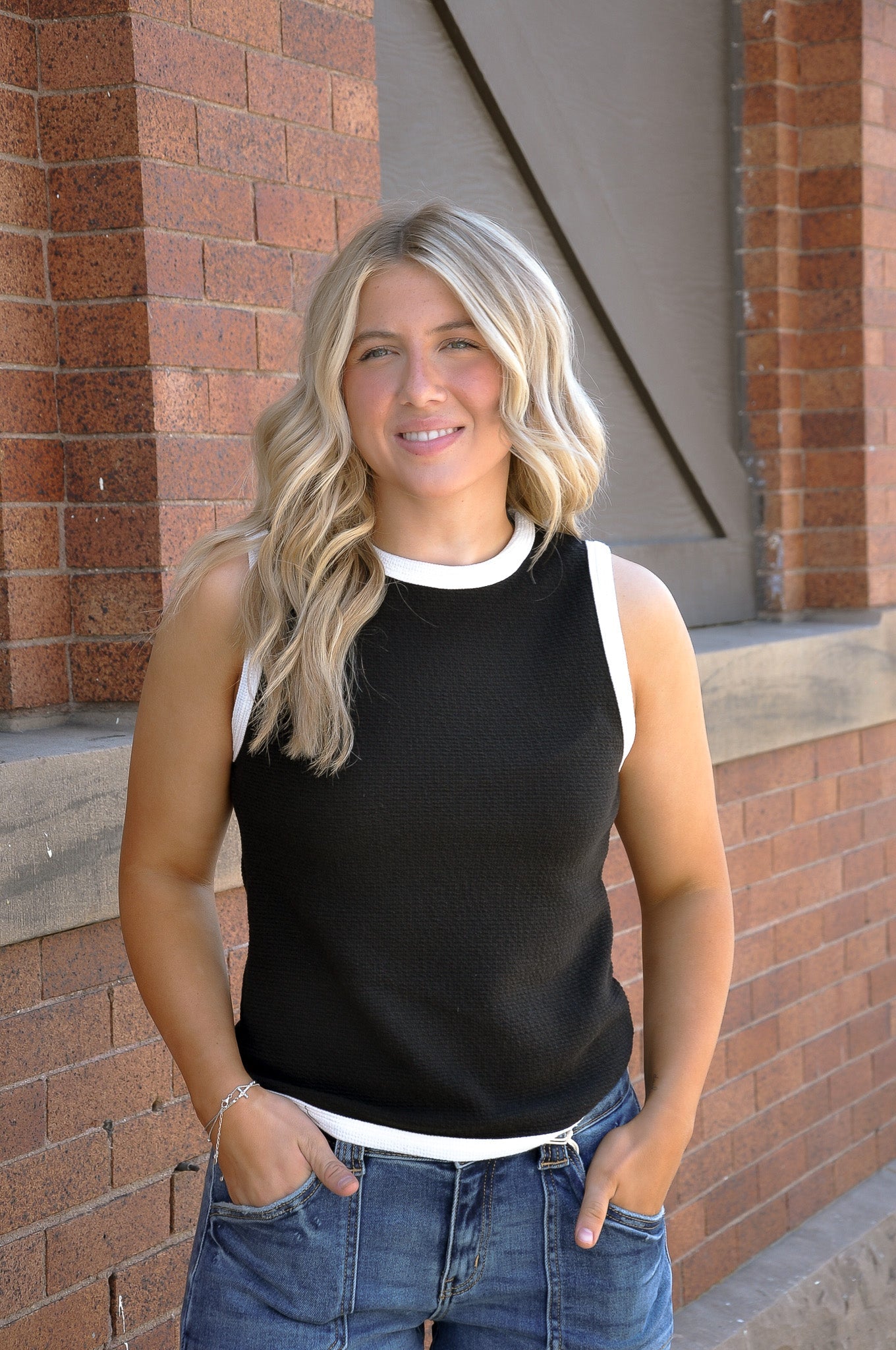 Tank Top with Color Contrast Outline